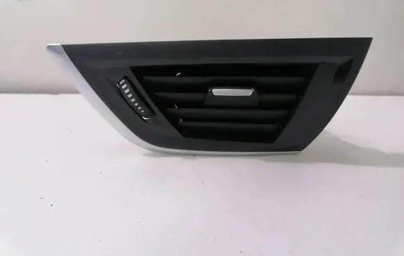 BMW 1 F20 F21 Dashboard air vent grill cover trim 2636103