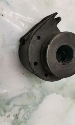 Citroen C5 Radiator mount bracket