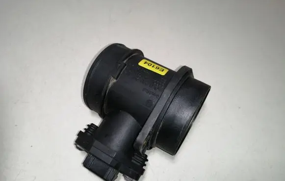 Audi A4 S4 B5 8D Mass air flow meter 058133471A 0280217112