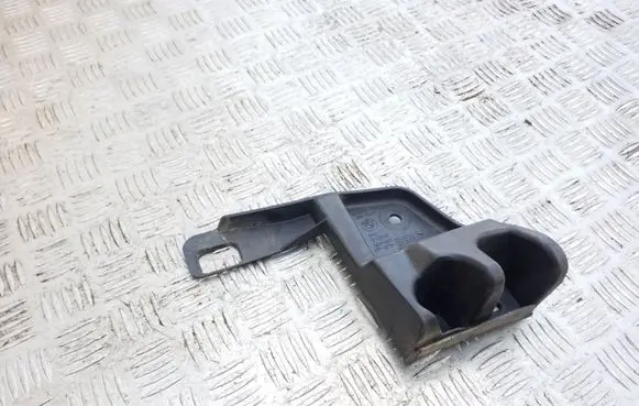 BMW X3 E83 Bumper support mounting bracket corner 511212125310