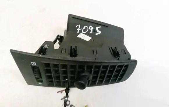 Cadillac SRX Dash center air vent grill 25704091 25716157