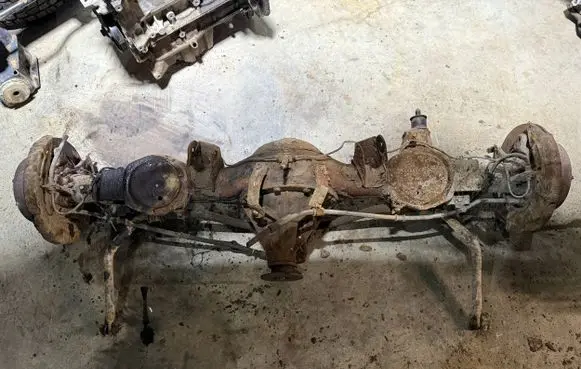 Hyundai Terracan Rear axle beam 
