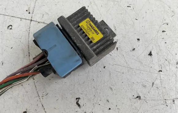 Renault Master III Glow plug pre-heat relay 8200859243