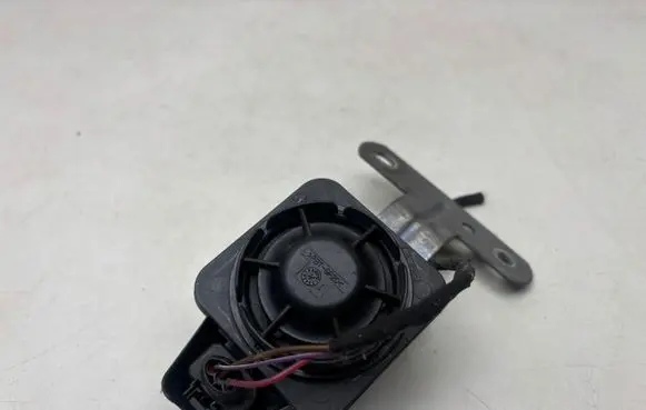 Seat Leon (5F) Alarm system siren 5Q0951227B 5Q0951605A
