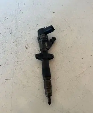 BMW 5 E60 E61 Fuel injector 0445110