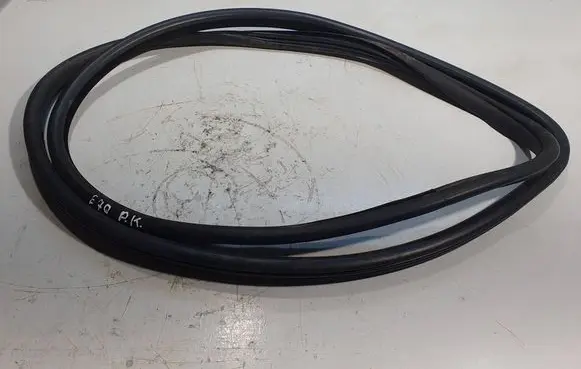 BMW X5 E70 Rear door rubber seal (on body) 7207222