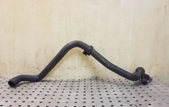 Volkswagen Touran I Engine coolant pipe/hose