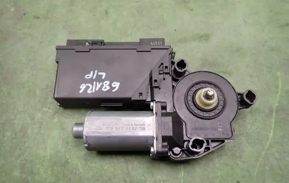 Audi A4 S4 B7 8E 8H Front door window regulator with motor