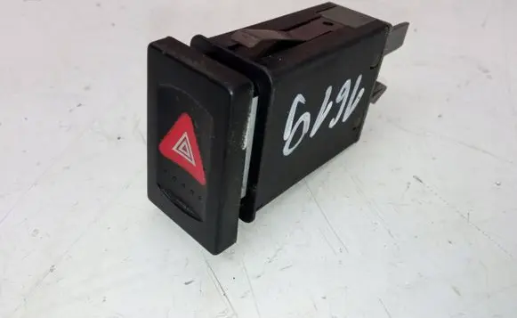 Volkswagen PASSAT B5 Hazard light switch 3B0953235D