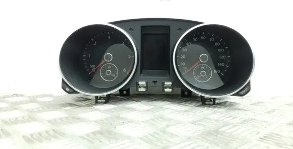 Volkswagen Golf VI Speedometer (instrument cluster) 5K0920972A
