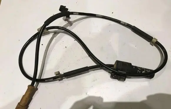 Opel Tigra A ABS brake wheel speed sensor 3206105602 32061056-02