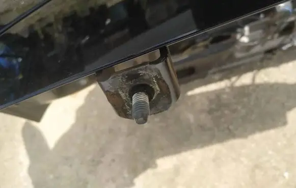 Peugeot 4007 Tailgate/trunk/boot hinge