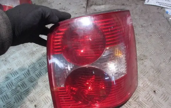 Volkswagen PASSAT B5 Rear/tail lights 