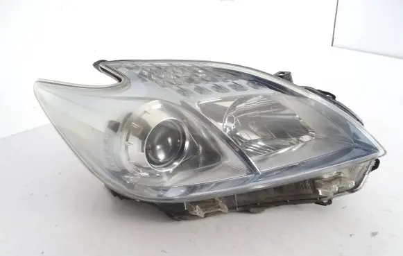 Toyota Prius (XW30) Headlight/headlamp