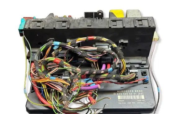 Mercedes-Benz Vito Viano W639 SAM control unit 6395450301