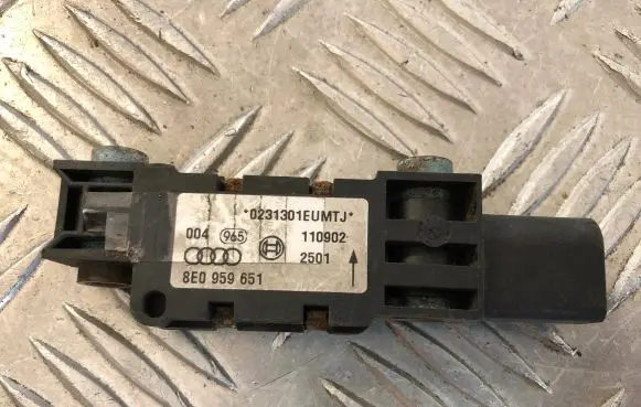 Audi A4 S4 B6 8E 8H Airbag deployment crash/impact sensor 8E0959651 110902 0231301EUMTJ