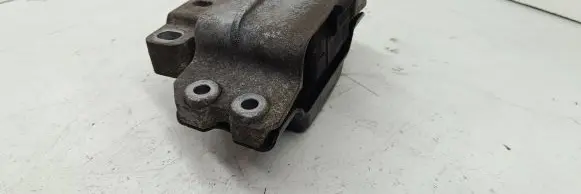 Skoda Octavia Mk2 (1Z) Engine mount bracket 1k0199555