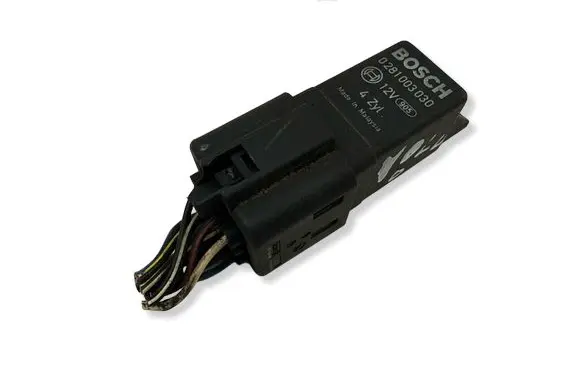 Volvo S60 Glow plug pre-heat relay 0281003030