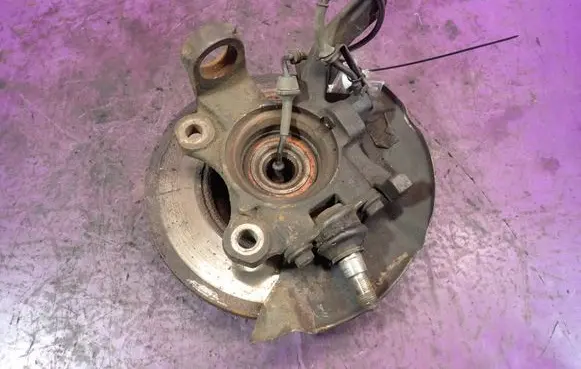 Volkswagen Transporter - Caravelle T4 Front wheel hub spindle knuckle