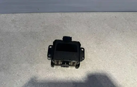 Land Rover Range Rover Velar Distronic sensor radar L8B29G768AEED411 DZL7U39R13910 0203303408