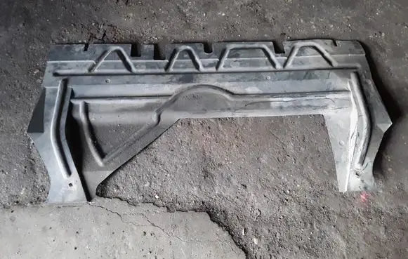 Peugeot 406 Engine splash shield/under tray 9623400880