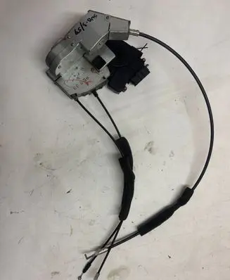 Subaru Legacy Front door lock 05228