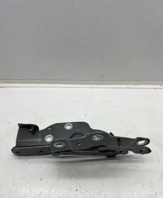 Engine bonnet/hood hinges