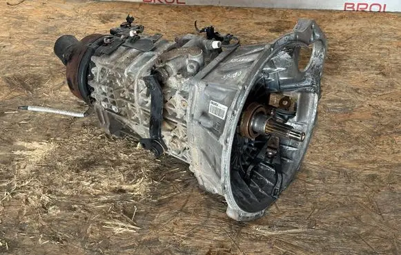 Isuzu N Series Manual 6 speed gearbox M0YMB