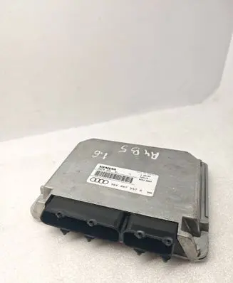Audi A4 S4 B5 8D Engine control unit/module 3B0907557A 722112 5WP43511