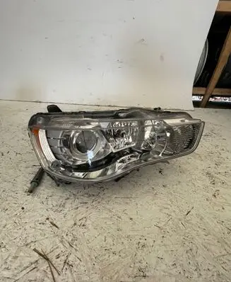 Mitsubishi Outlander Headlight/headlamp