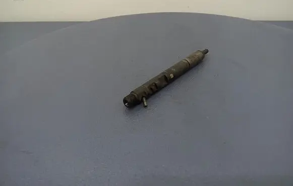 KIA Carnival Fuel injector 338004X500