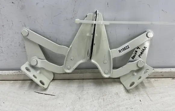 Iveco Daily 6th gen Engine bonnet/hood hinges 56087-046 56087-045