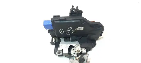 Audi A8 S8 D3 4E Rear door lock 4E0839015