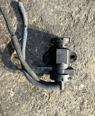 BMW 1 E81 E87 Turbo solenoid valve 7811814