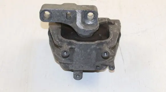 Volkswagen PASSAT CC Engine mount bracket 1K0199262CE