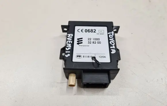 Toyota Avensis T250 Immobilizer control unit/module 221000 328200 811819