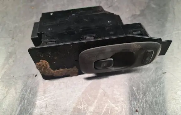 Volvo S60 Electric window control switch 30658117 M546S100048