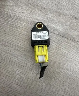 Jeep Compass Airbag deployment crash/impact sensor P68056162AA TWAAE20333J568