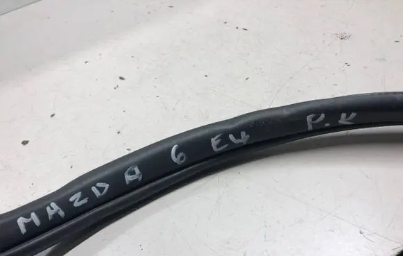 Mazda 6 Front door rubber seal 