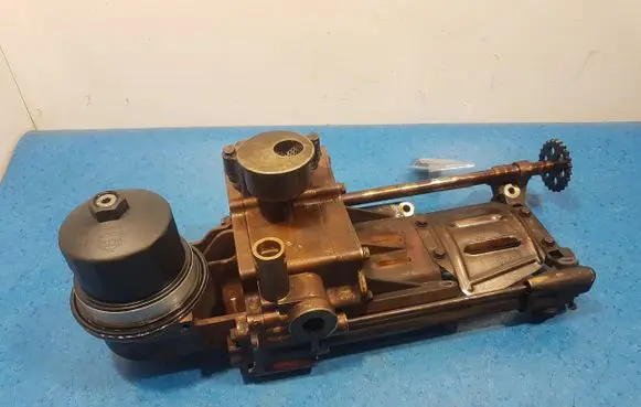 BMW 7 E38 Oil pump 750864