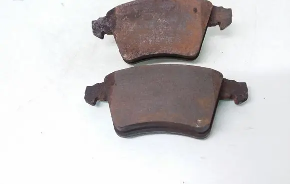 Volkswagen Transporter - Caravelle T5 Brake pads (front) 