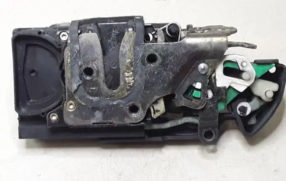 Opel Frontera B Front door lock 16634325 16639861