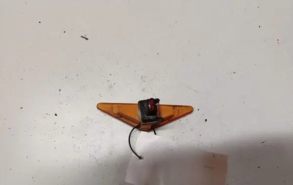 Ford Focus Front fender indicator light