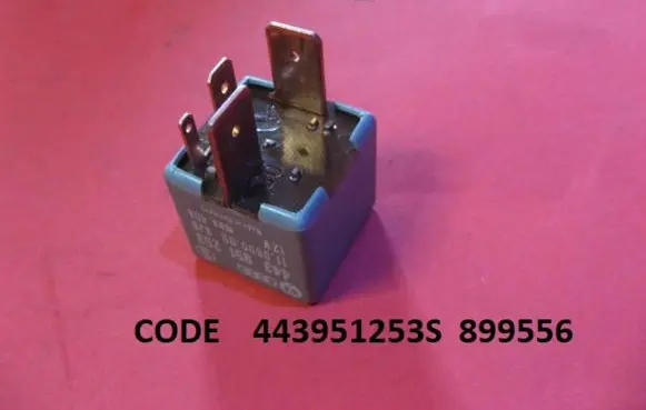 Audi 100 200 5000 C3 Fuel pump relay 443951253S 899556