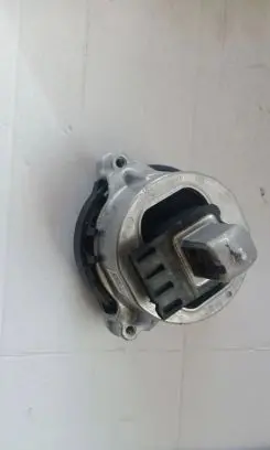 BMW X3 G01 Engine mount bracket 6860495 030623