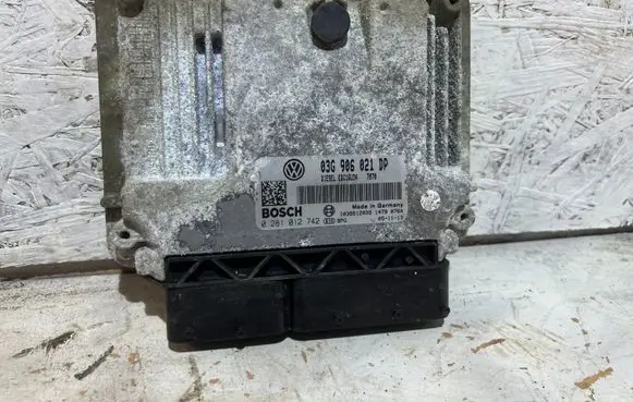 Volkswagen PASSAT B6 Engine control unit/module 03G906021DP