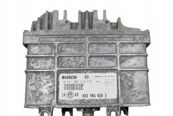 Volkswagen Golf III Engine control unit/module 032906026D