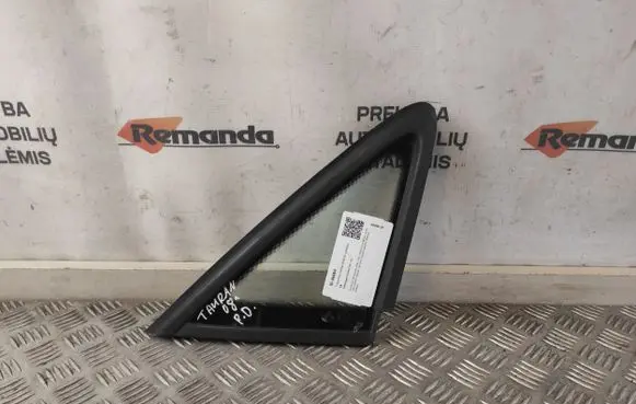 Volkswagen Touran I Front triangle window/glass 1T0845412