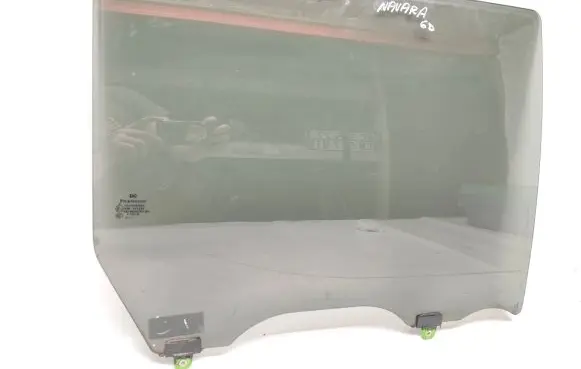 Nissan Navara D23 Rear door window glass 43R011595 E000199 AM5532DOT682