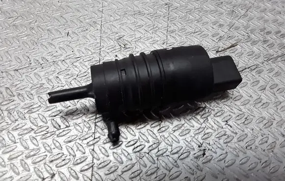 BMW 3 E46 Windscreen/windshield washer pump